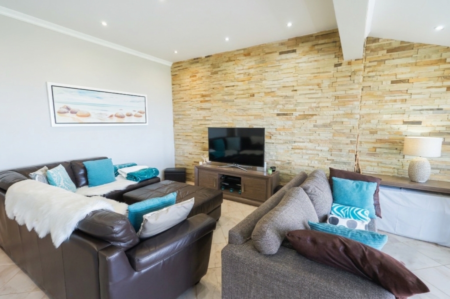 4 Bedroom Property for Sale in Haga Haga Eastern Cape